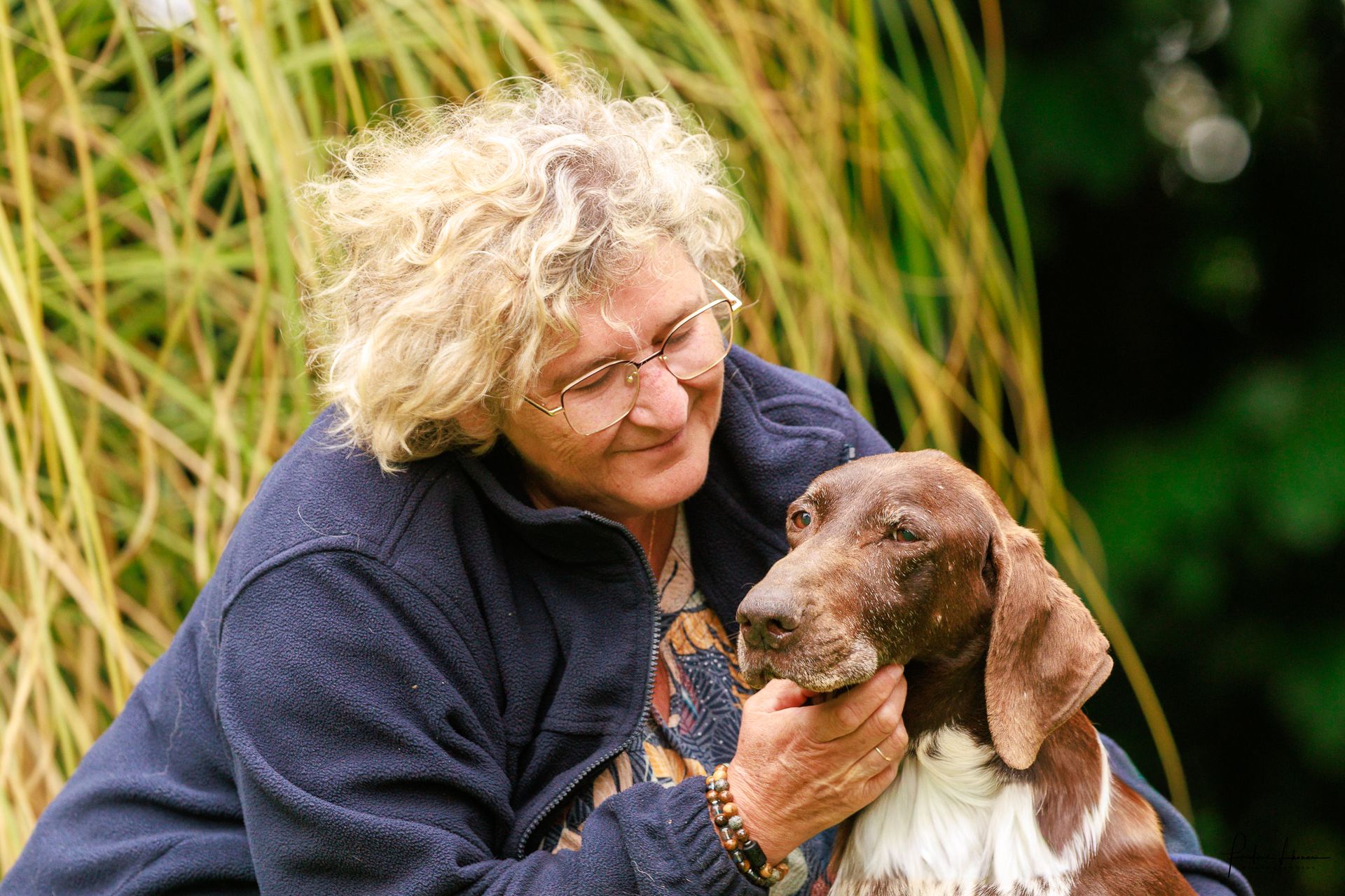 éleveuse et son chien